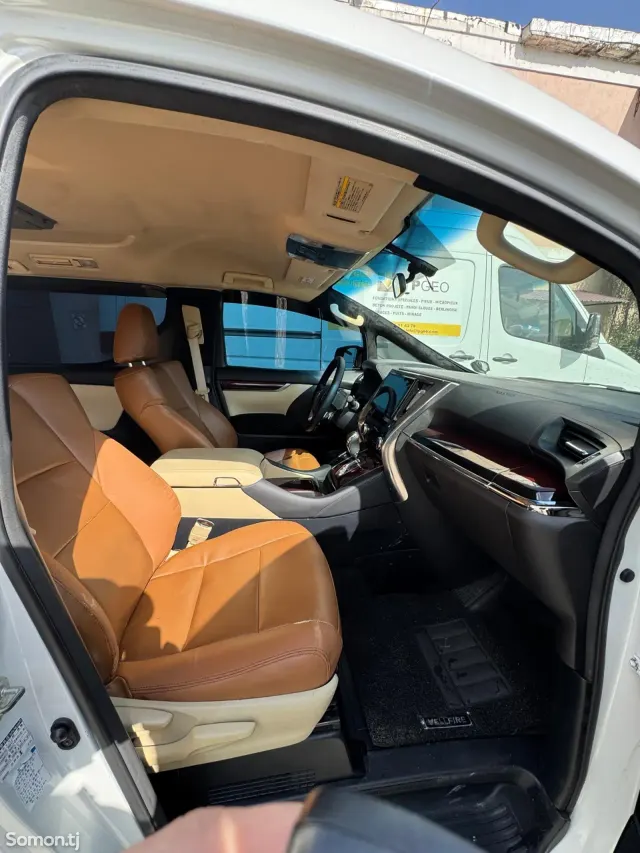 Toyota Vellfire 2016 · 2.5 AT