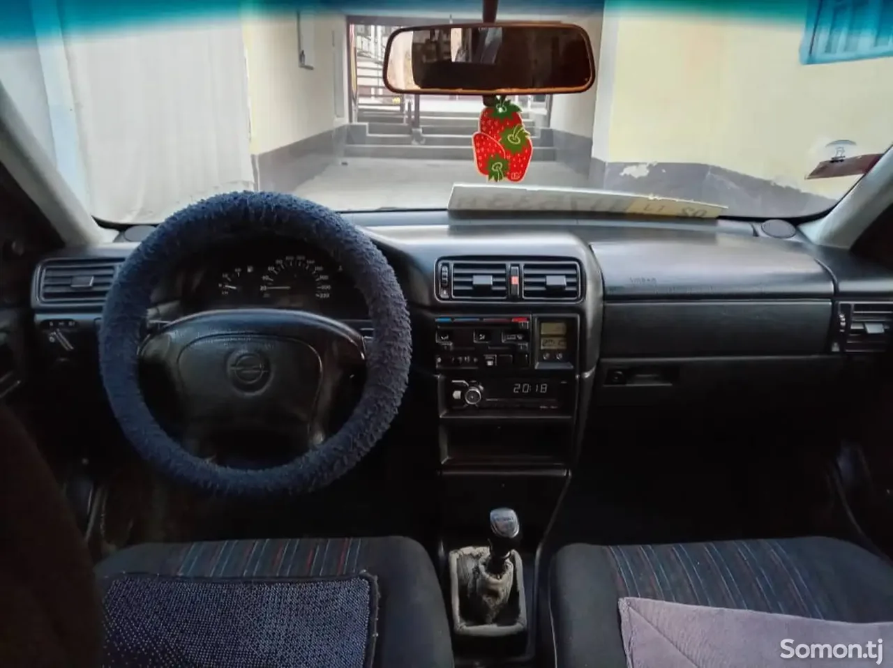 Opel Vectra A 1994 · 1.6 MT