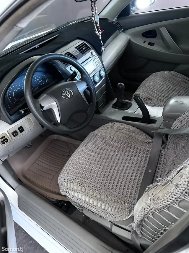 Toyota Camry 2008 · MT