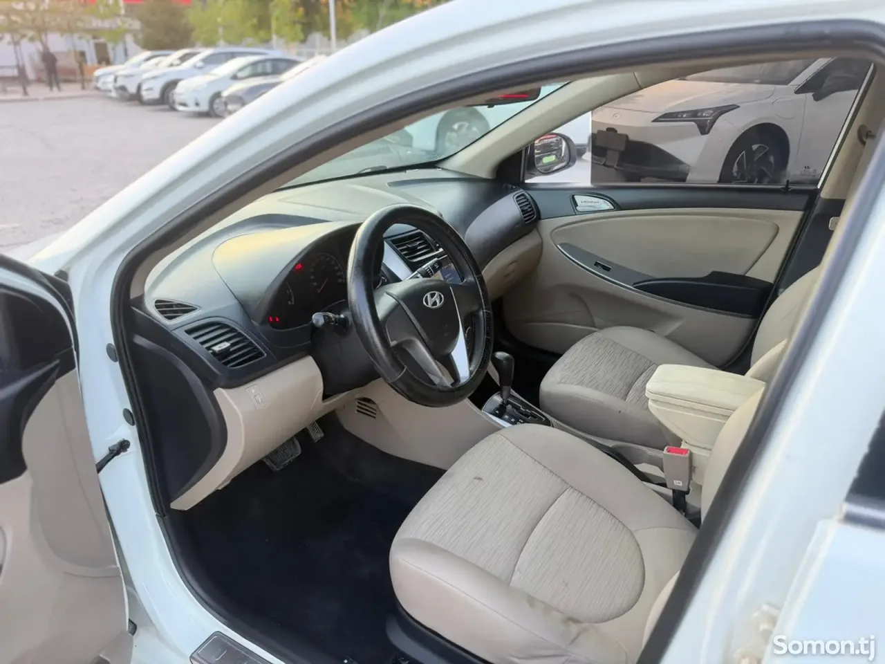 Hyundai Verna 2014 · 1.4 AT