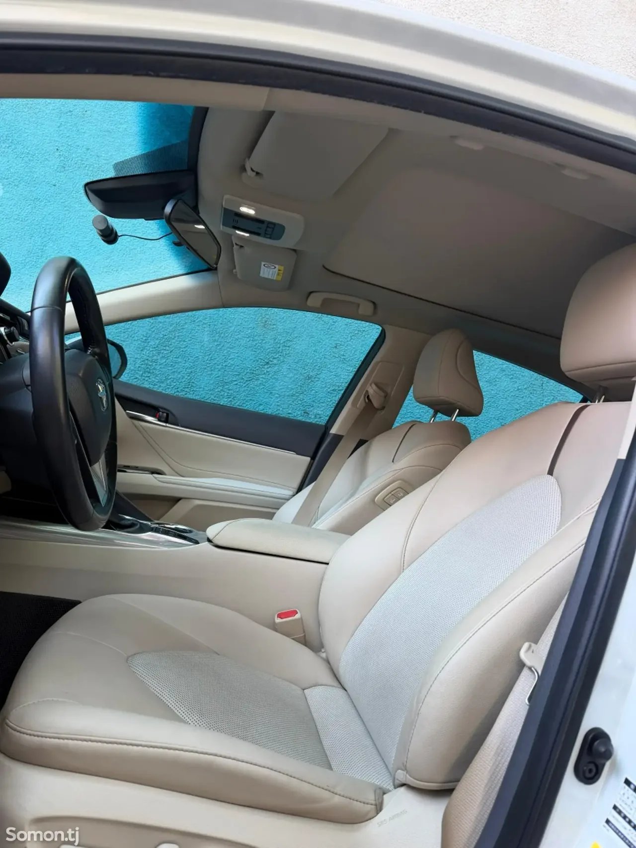 Toyota Camry 2018 · 2.5 AT