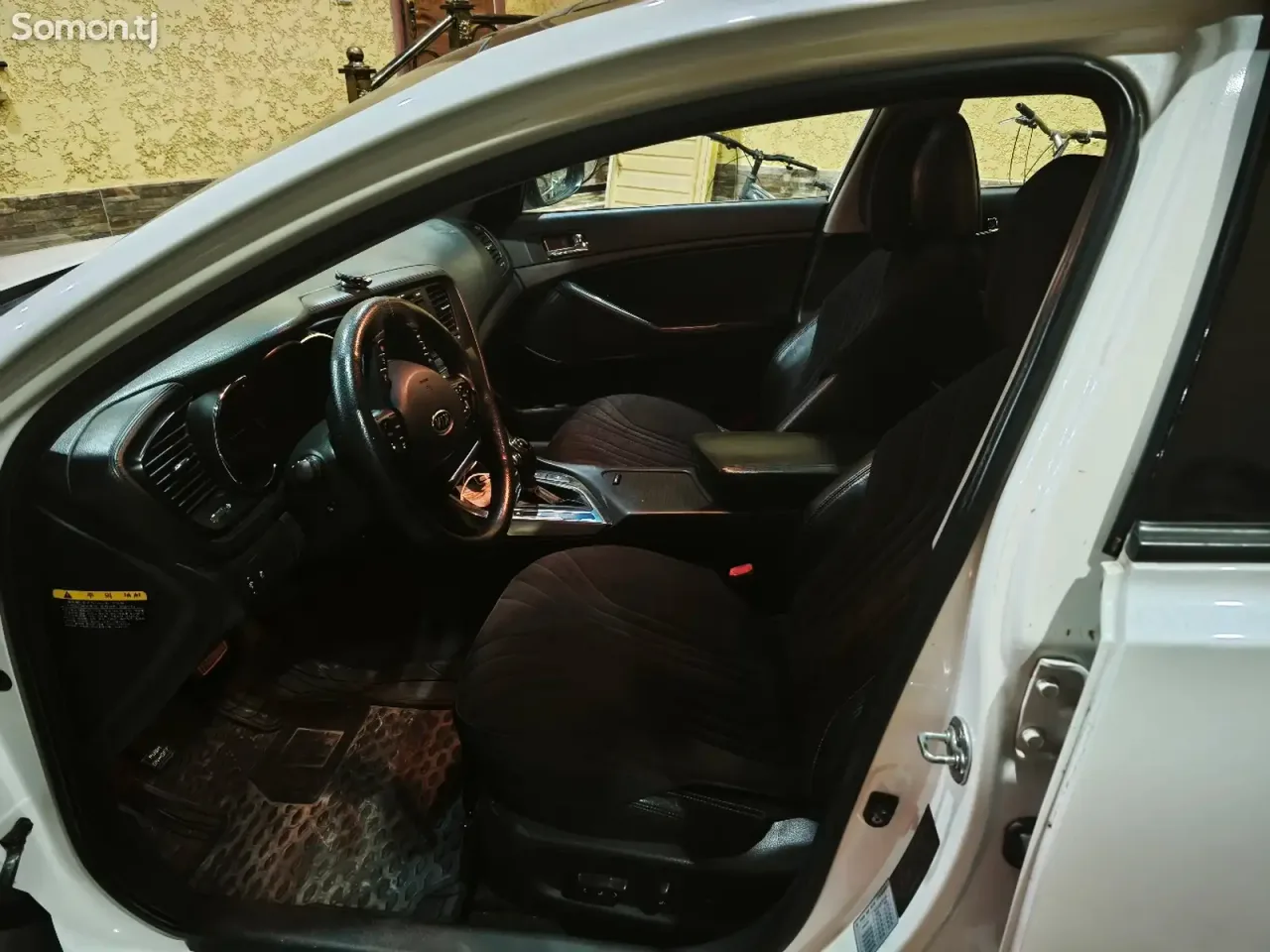 Kia K5 2011 · 2.0 AT