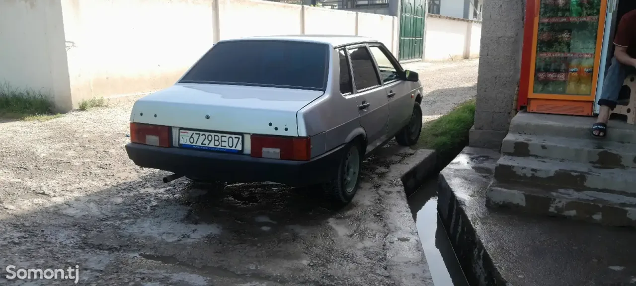 Lada (ВАЗ) 21099 2003 · 1.6 MT