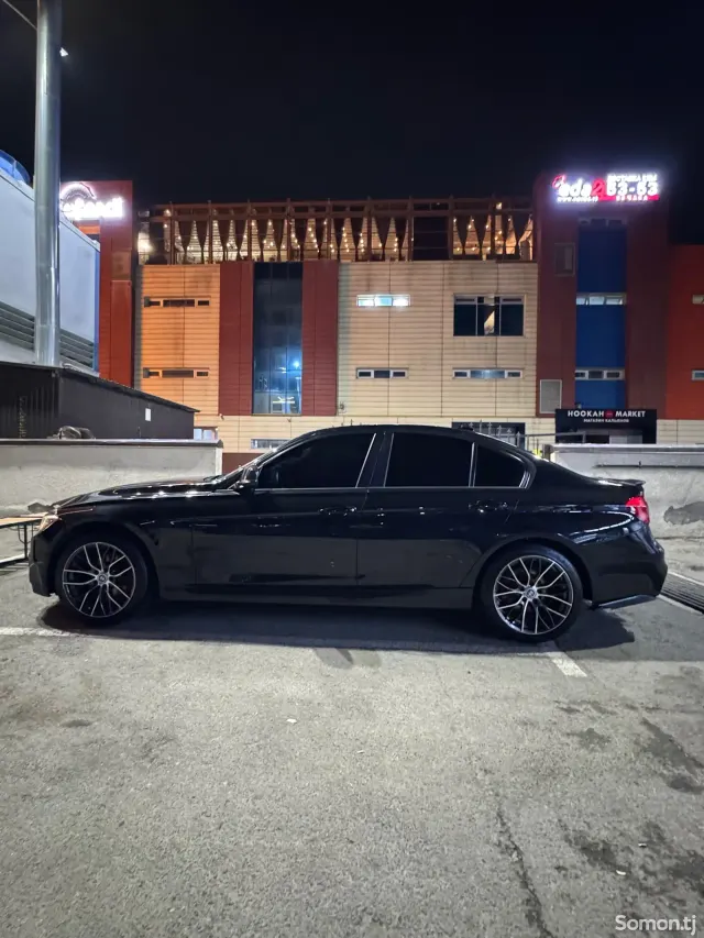 BMW 3 series 2016 · 2.0 AT