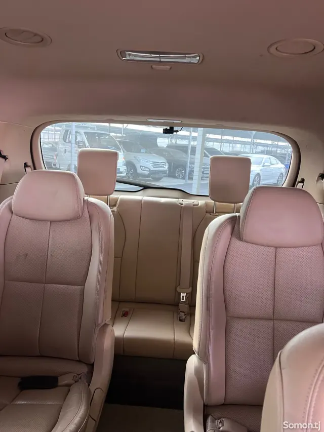 Kia Carnival 2014 · 2.2 AT