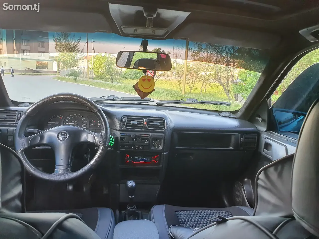 Opel Vectra A 1993 · 1.6 MT