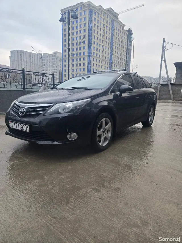 Toyota Avensis 2012 · 2.2 AT