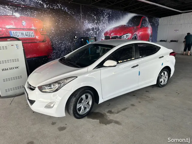 Hyundai Avante 2012 · 1.6 AT