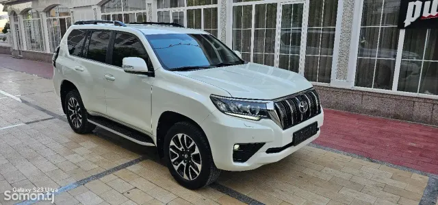 Toyota Land Cruiser Prado 2019 · 2.8 AT