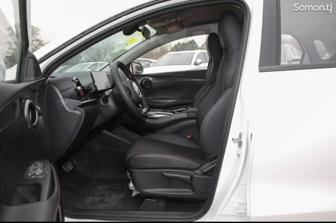 BYD E2 2025 · AMT