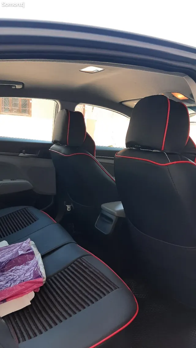 Hyundai Elantra 2018 · 2.0 AT