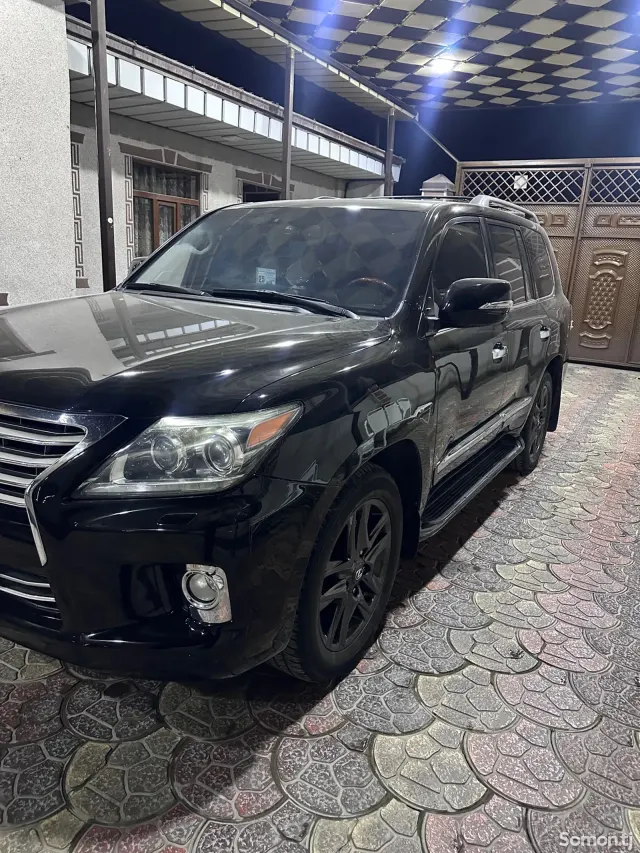 Lexus LX series 2015 · 5.7 AT