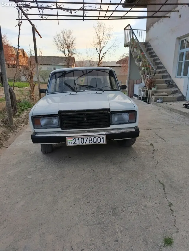 Lada (ВАЗ) 2107 2002 · 1.6 MT