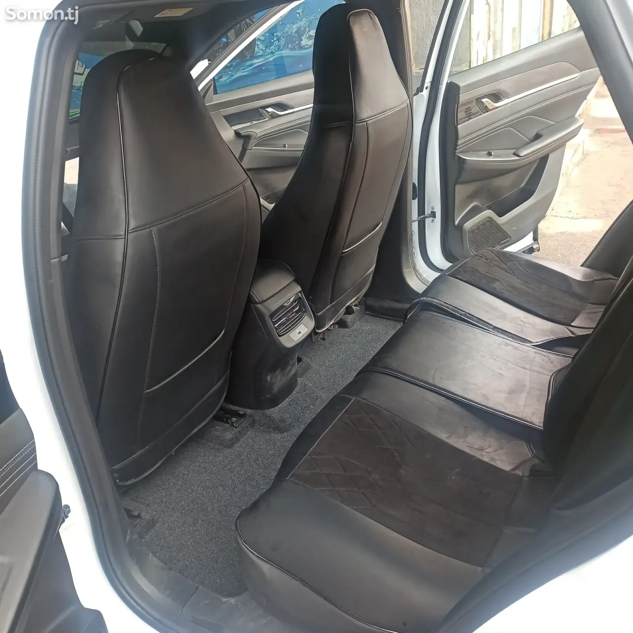 Dongfeng L7 2025 · AT