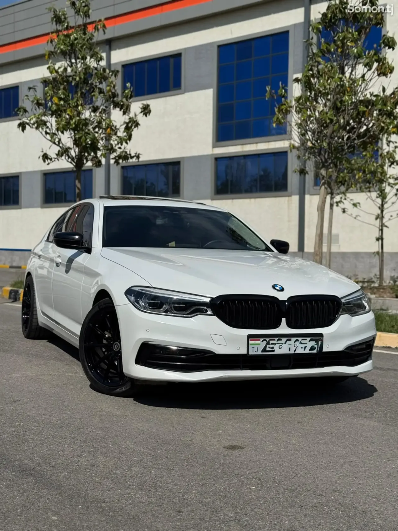 BMW 5 series 2018 · 2.0 AT