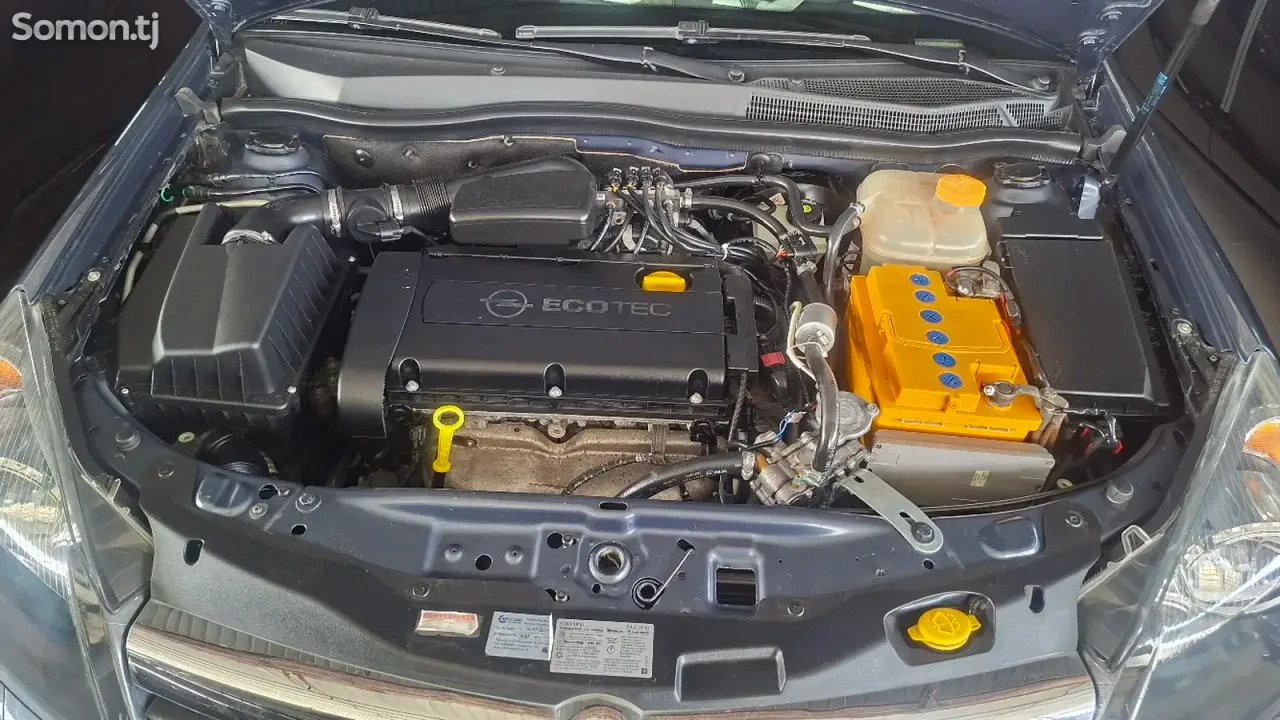 Opel Astra H 2006 · 1.6 MT