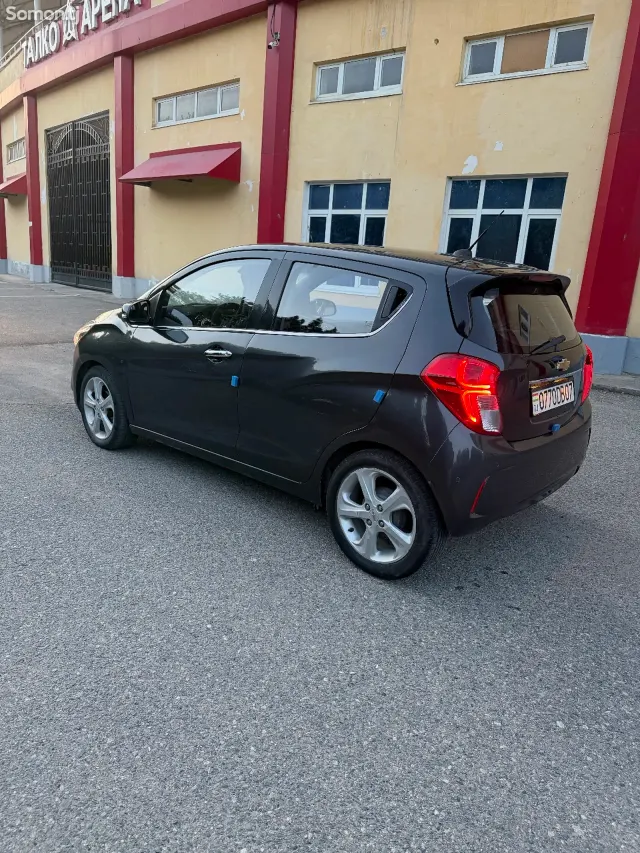 Chevrolet Spark 2016 · 1.2 AT
