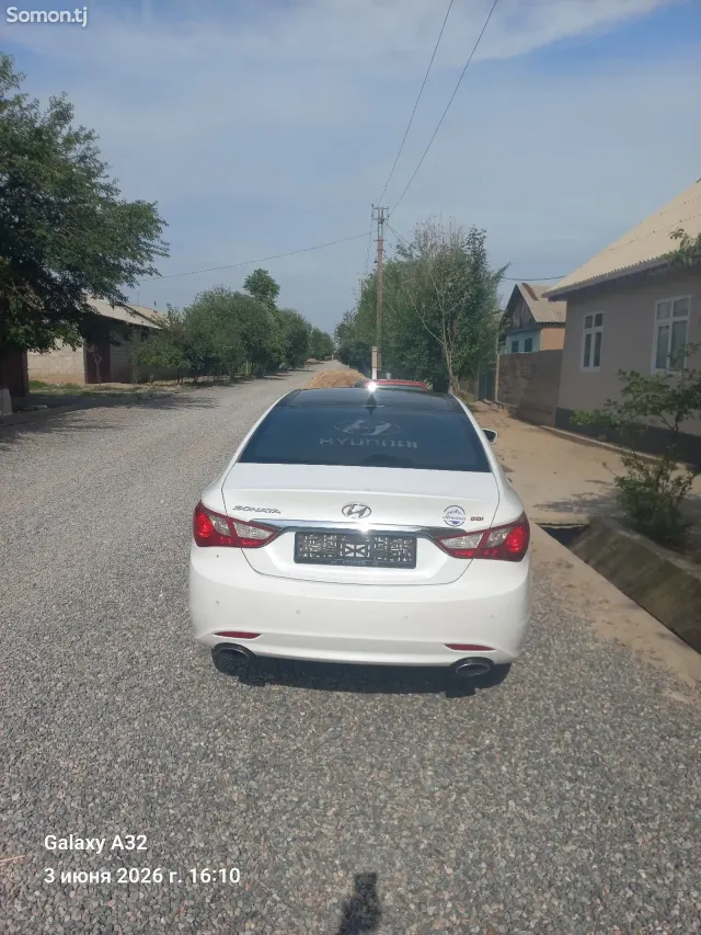 Hyundai Sonata 2010 · 2.4 AT