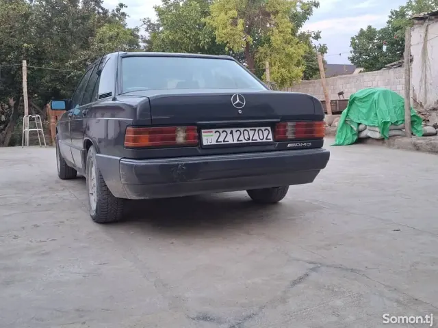 Mercedes-Benz W201 1989 · 2.0 MT