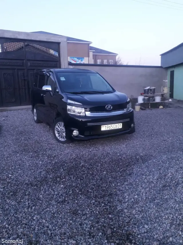 Toyota Voxy 2008 · 2.0 AT