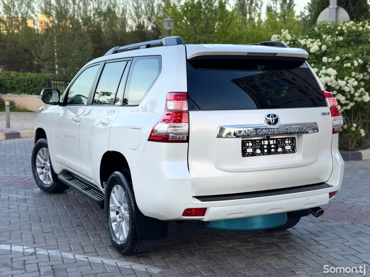 Toyota Land Cruiser Prado 2017 · 4.0 AT