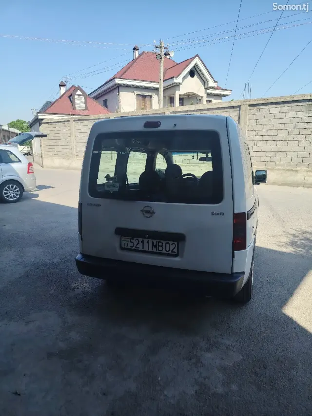 Opel Combo 2010 · 1.3 MT