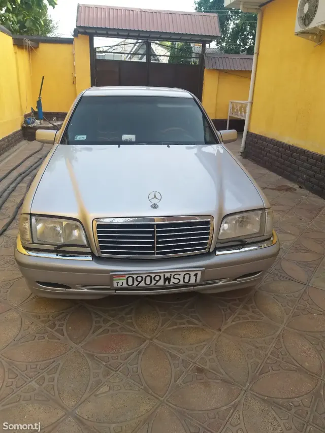 Mercedes-Benz C class 1999 · 2.2 AT
