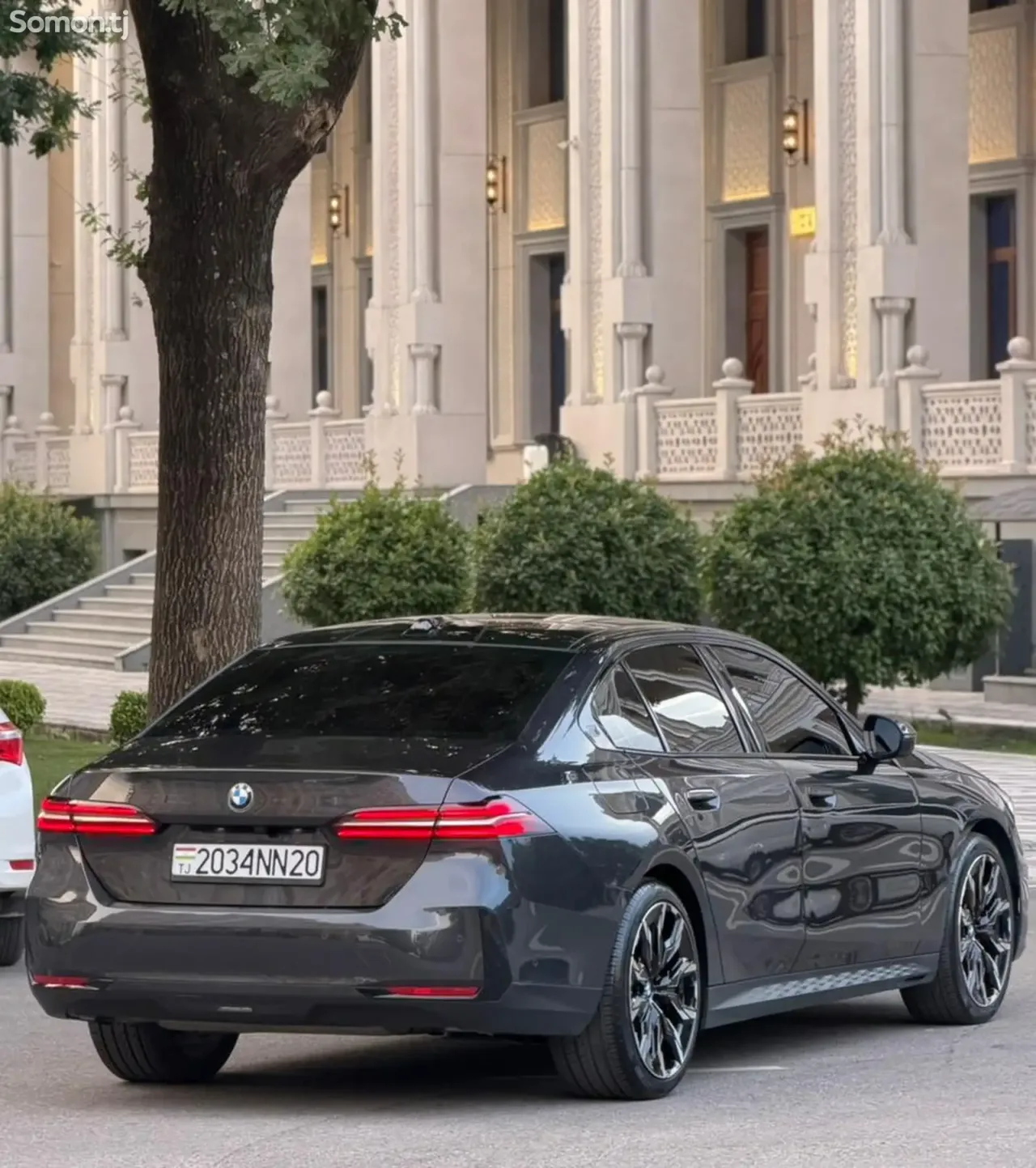 BMW 5 series 2024 · 2.0 AT