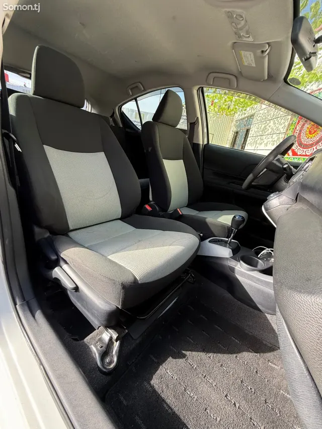 Toyota Aqua 2014 · 1.5 AT