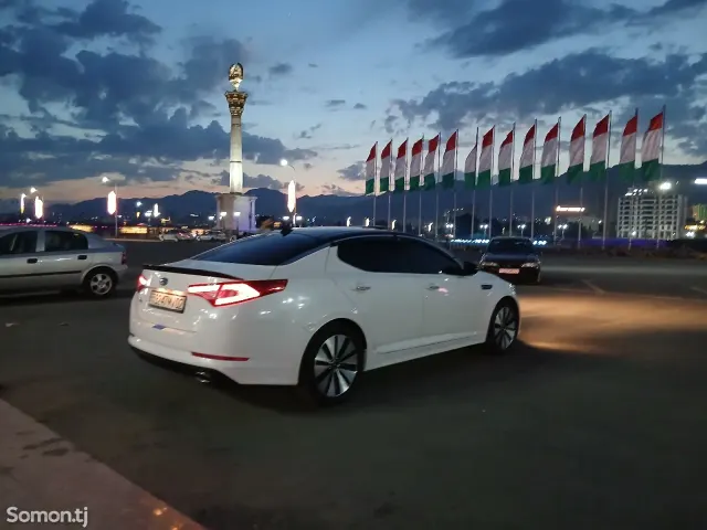 Kia K5 2011 · 2.0 AT