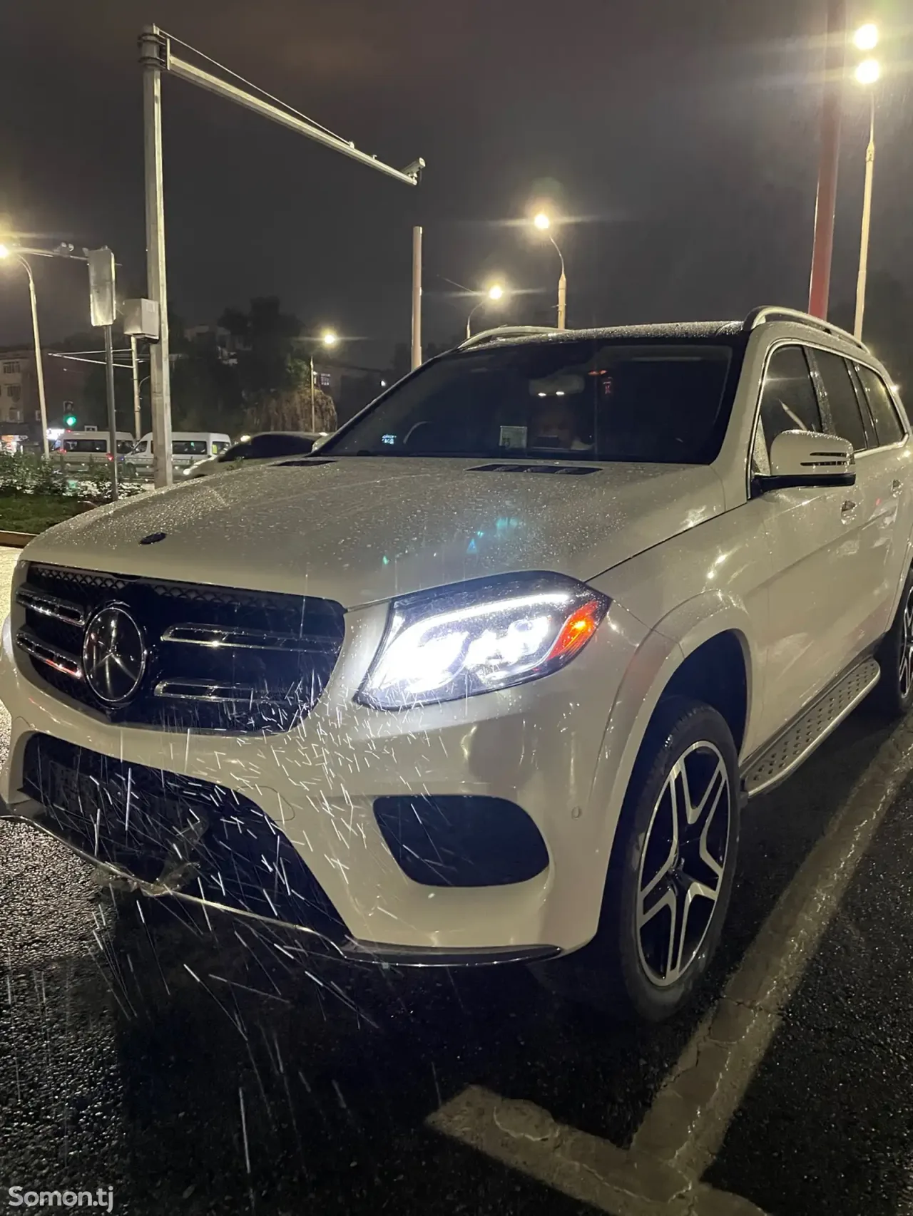 Mercedes-Benz GLS 2017 · 3.5 AT