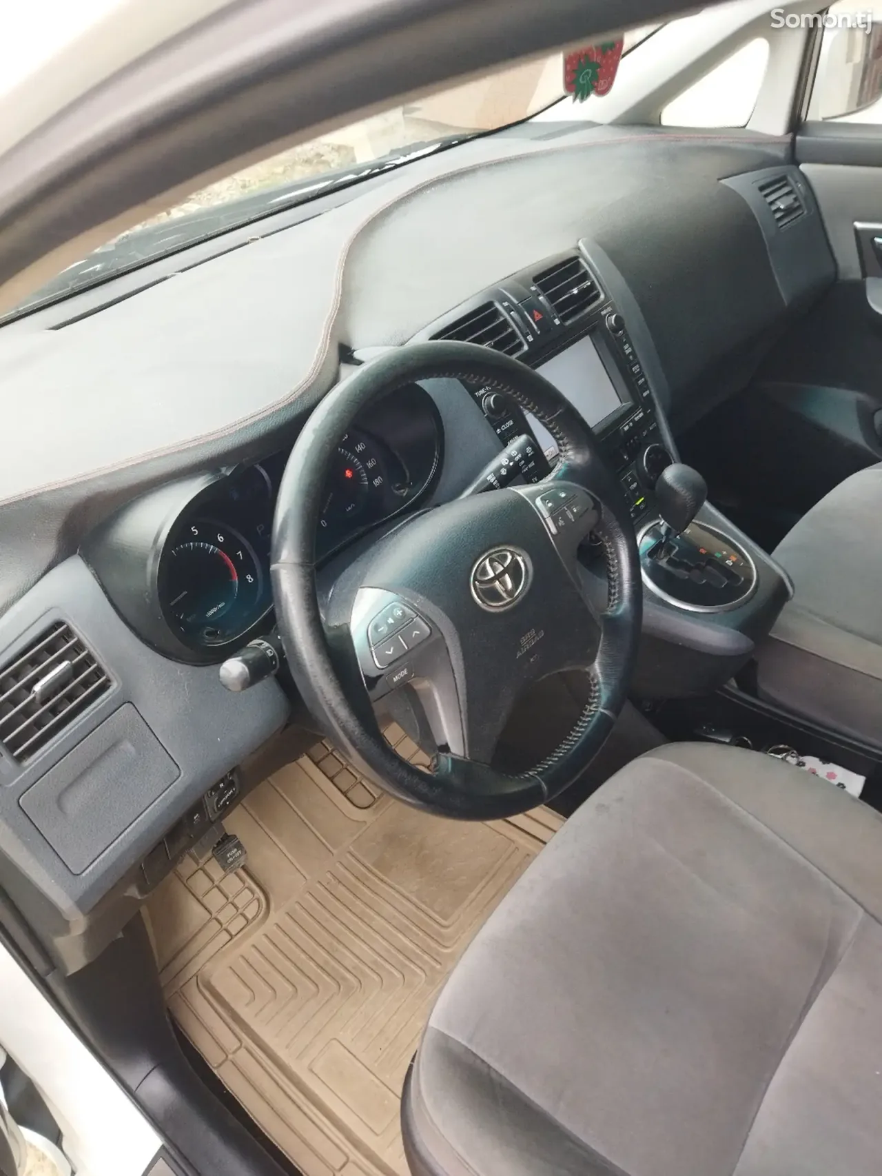 Toyota Mark X ZiO 2010 · 2.4 AT