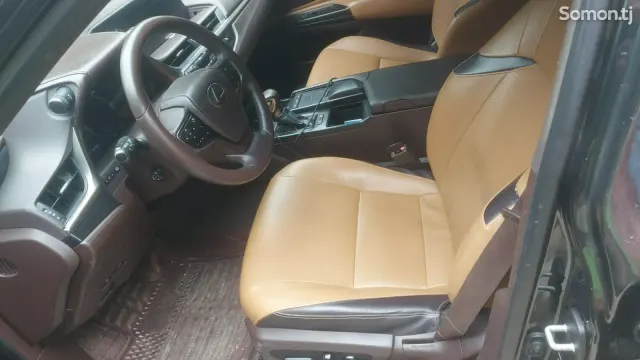 Lexus ES series 2020 · 3.0 AT