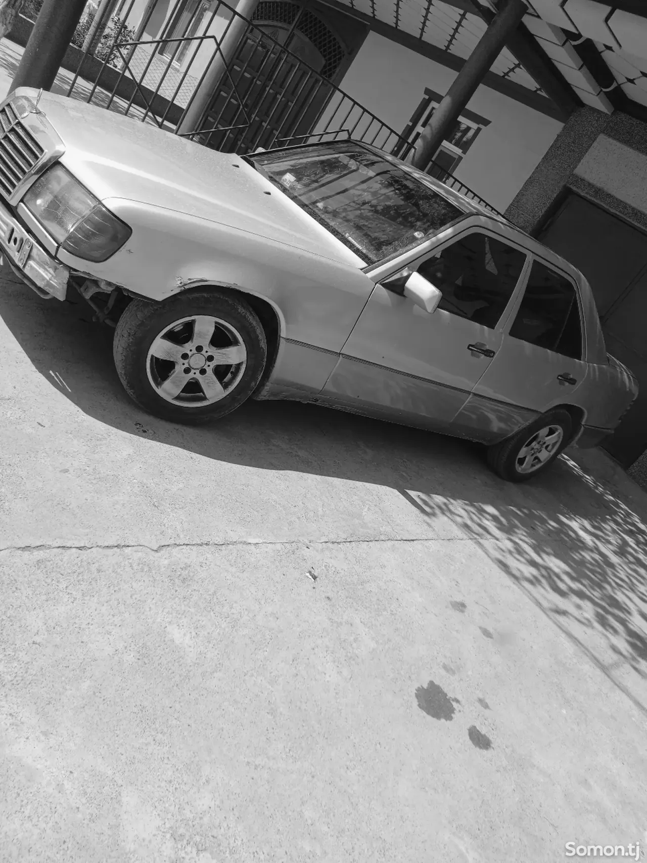 Mercedes-Benz W124 1993 · 2.0 MT