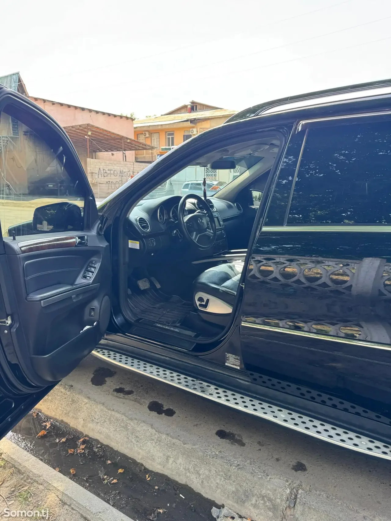 Mercedes-Benz GL class 2011 · 5.5 AT