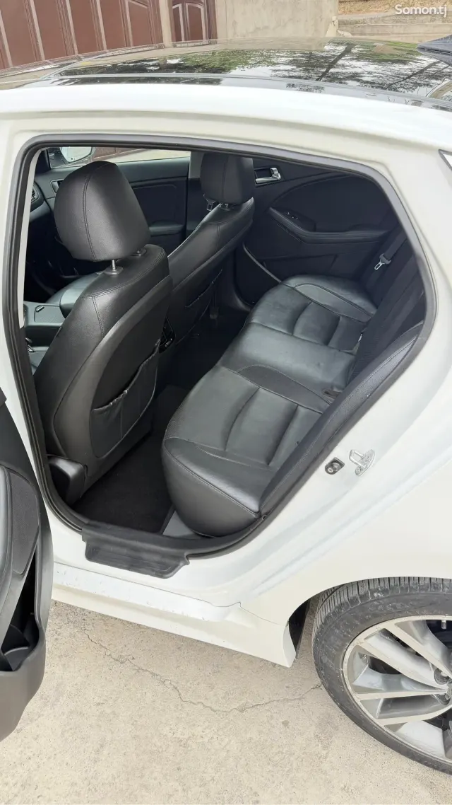 Kia K5 2014 · 2.0 AT