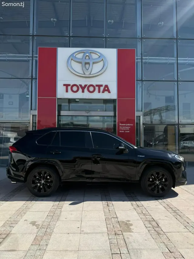 Toyota RAV 4 2022 · 2.5 AT