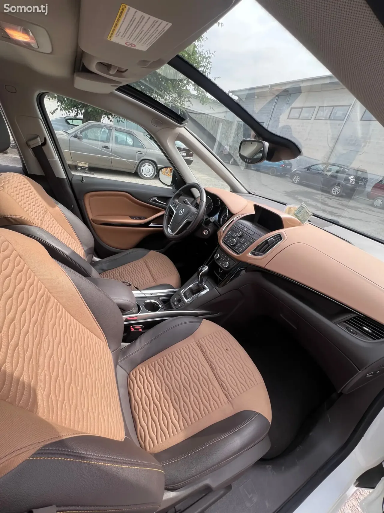Opel Zafira 2015 · 1.6 AT