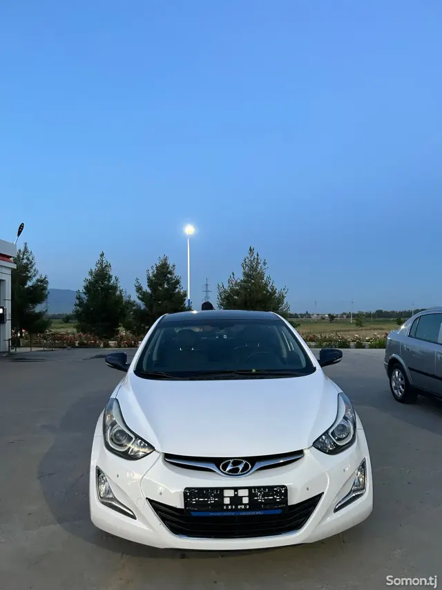 Hyundai Avante 2015 · 1.6 AT