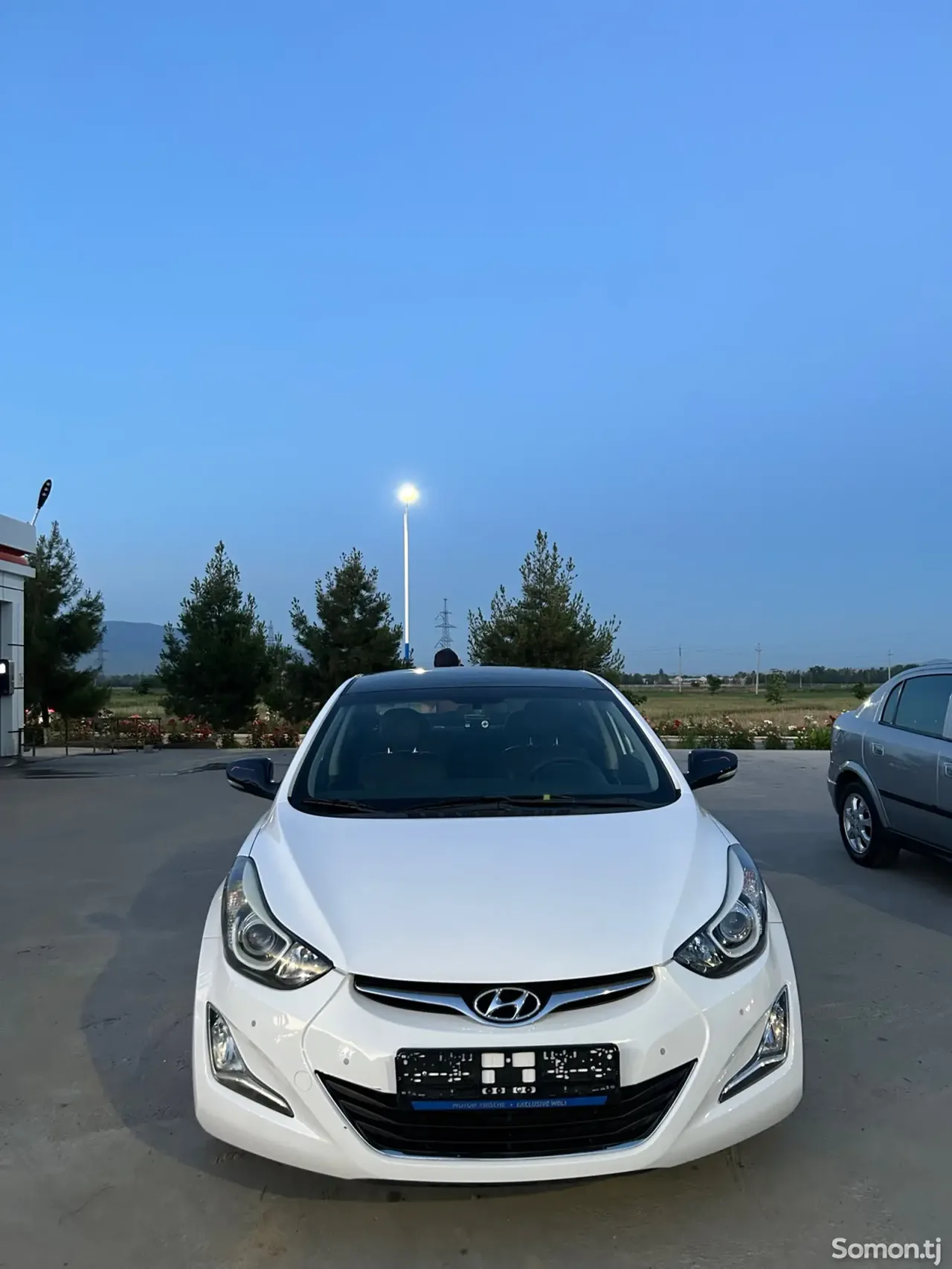 Hyundai Avante 2015 · 1.6 AT