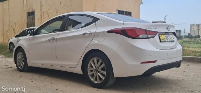 Hyundai Avante 2014 · 1.6 AT