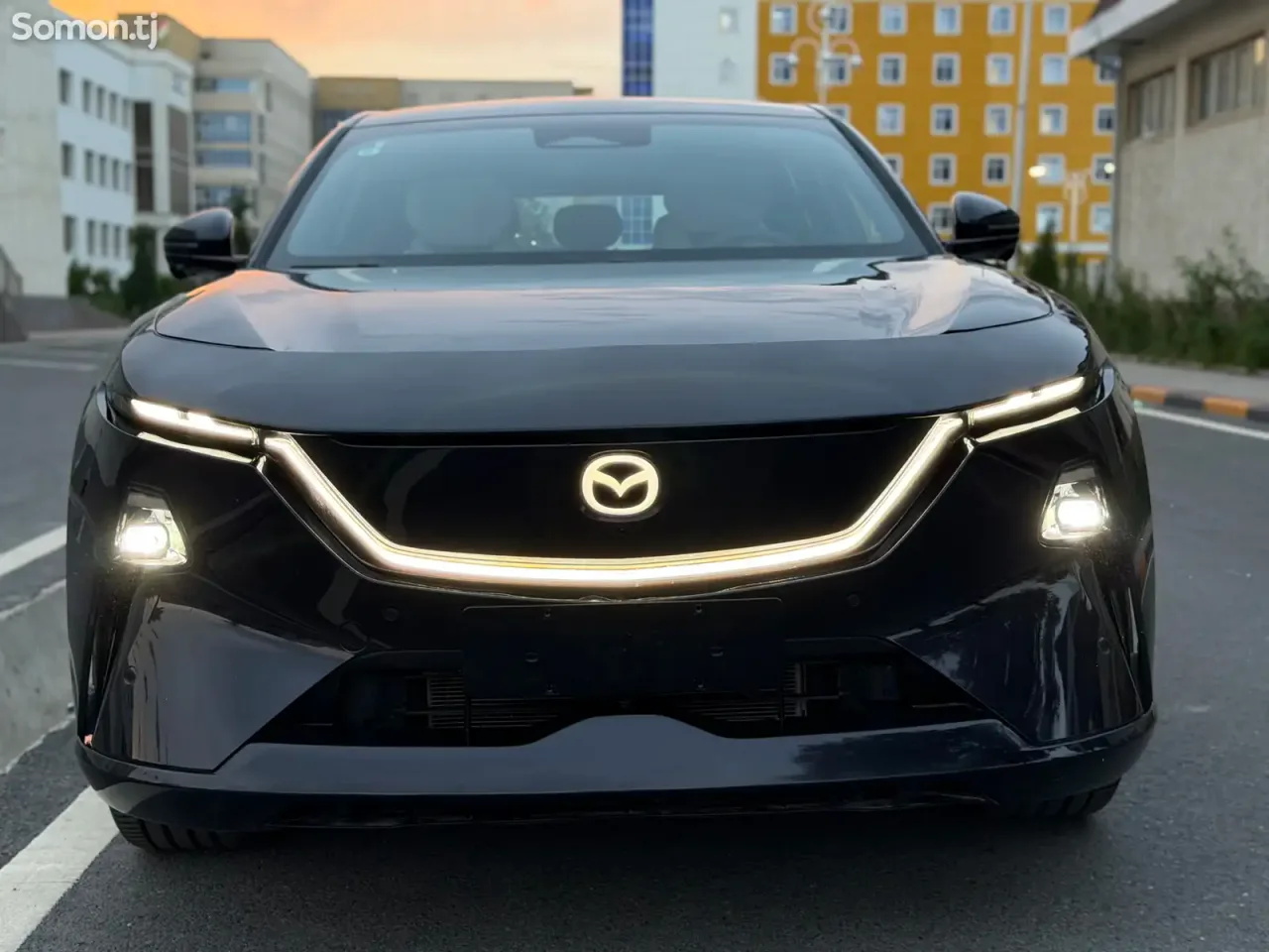 Mazda EZ-6 2025 · AT