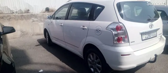 Toyota Verso 2008 · 2.2 MT