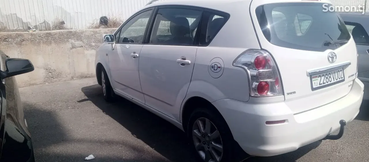 Toyota Verso 2008 · 2.2 MT