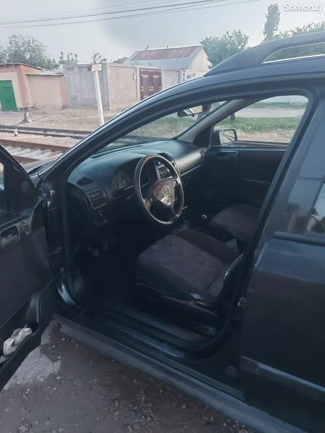 Opel Astra G 1998 · 1.6 MT