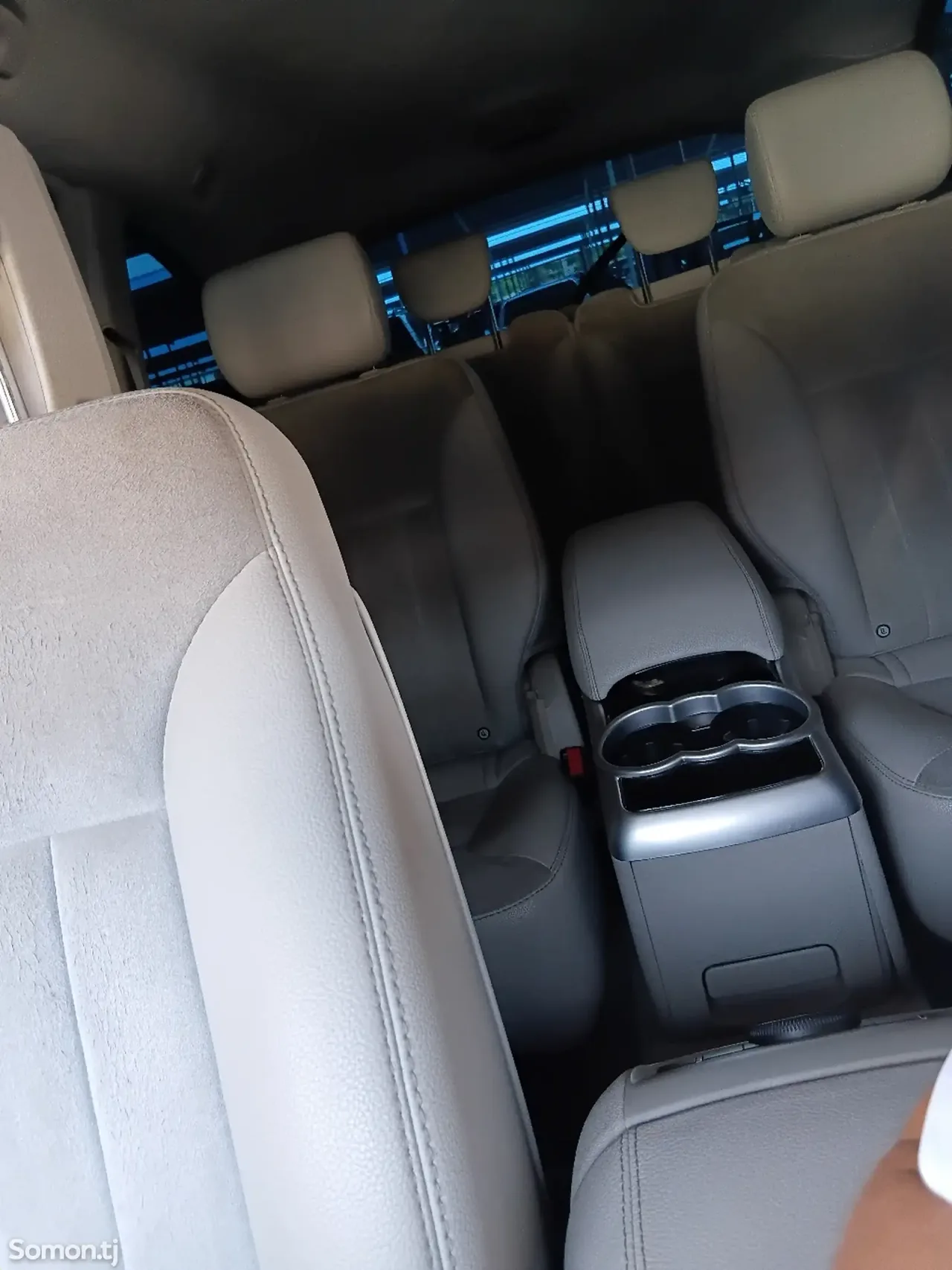 Mercedes-Benz R class 2008 · 3.2 AT