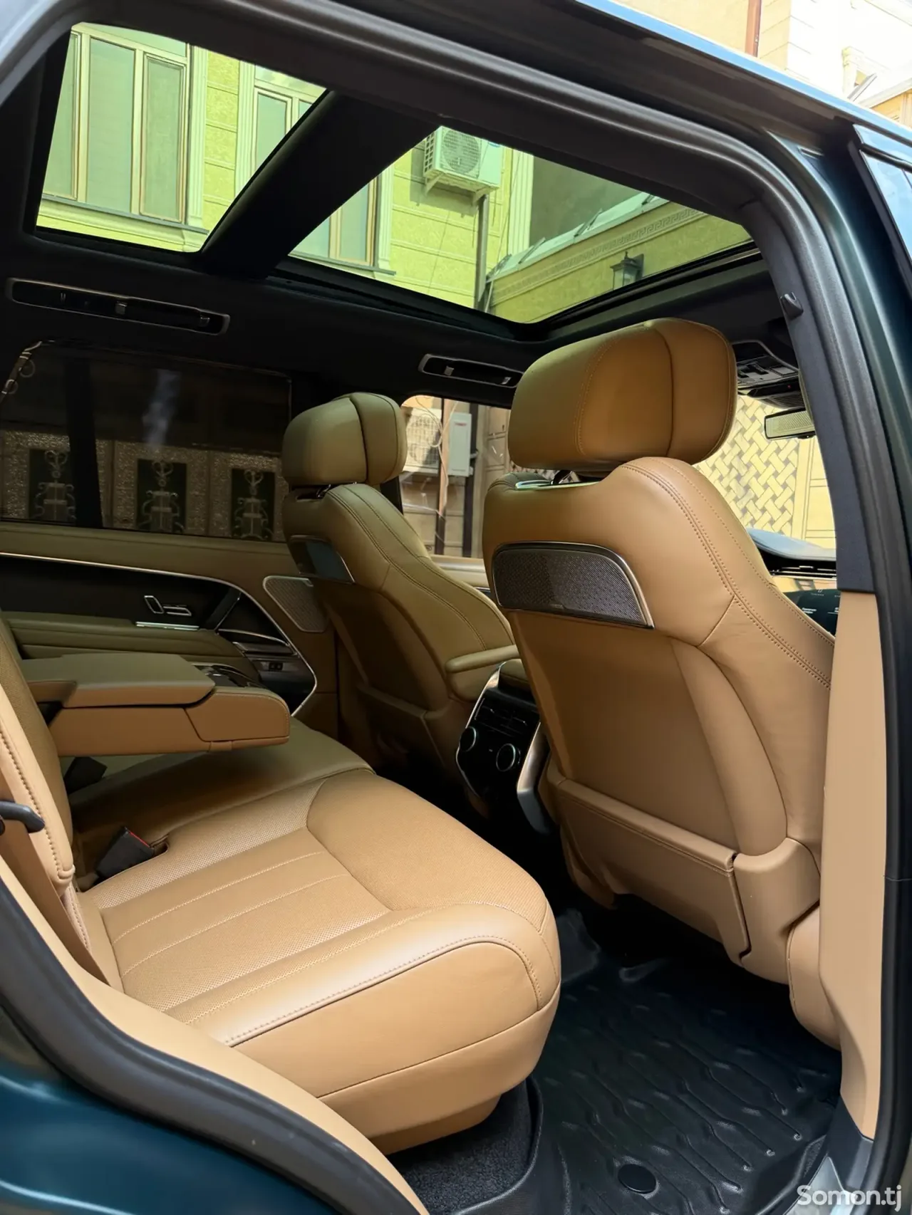 Land Rover Vogue 2024 · 4.4 AT