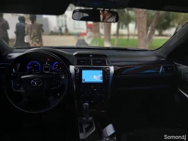 Toyota Camry 2015 · 2.5 AT