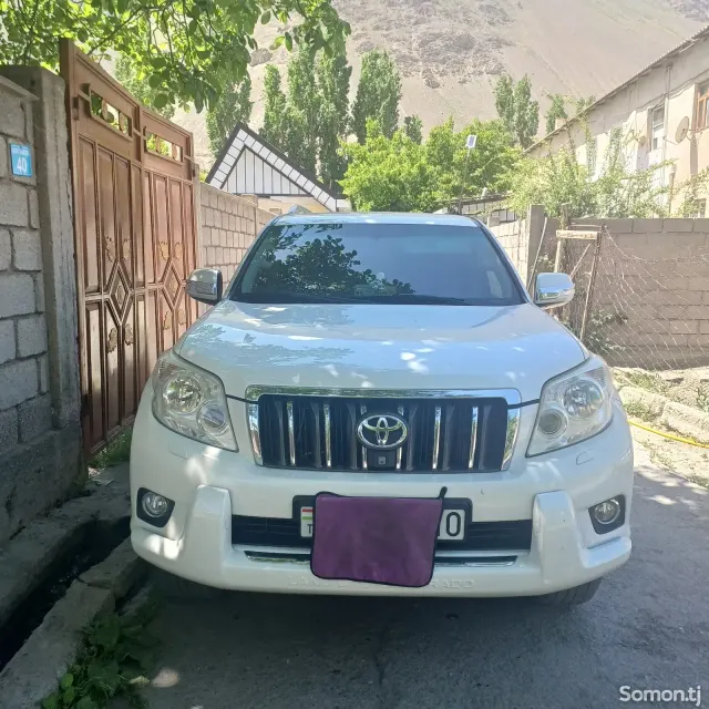 Toyota Land Cruiser Prado 2013 · 2.7 MT