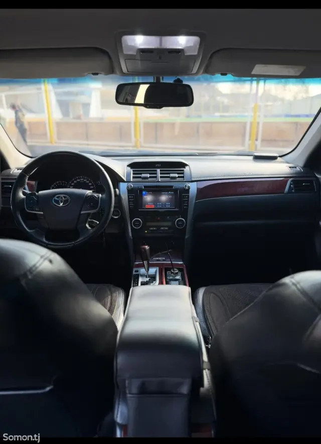 Toyota Camry 2014 · 2.5 AT